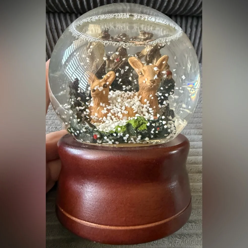 VTG Silvestri Deer Snow Globe with Wooden Base Musical Christmas Holiday Box